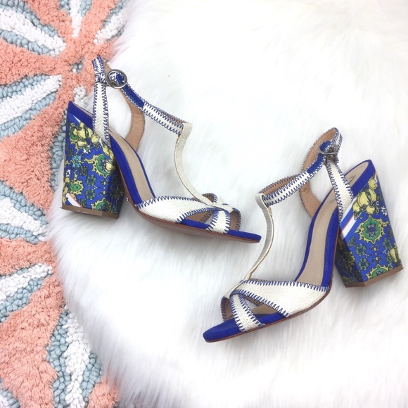 SCHUTZ Shoes - SCHUTZ Alamendro T Strap Print Block Heels.